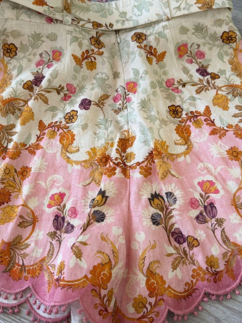 ✨ RARE — NWT Zimmermann “Laurel Embroidered Tuck Short” (Size 1)✨ - Picture 3 of 5
